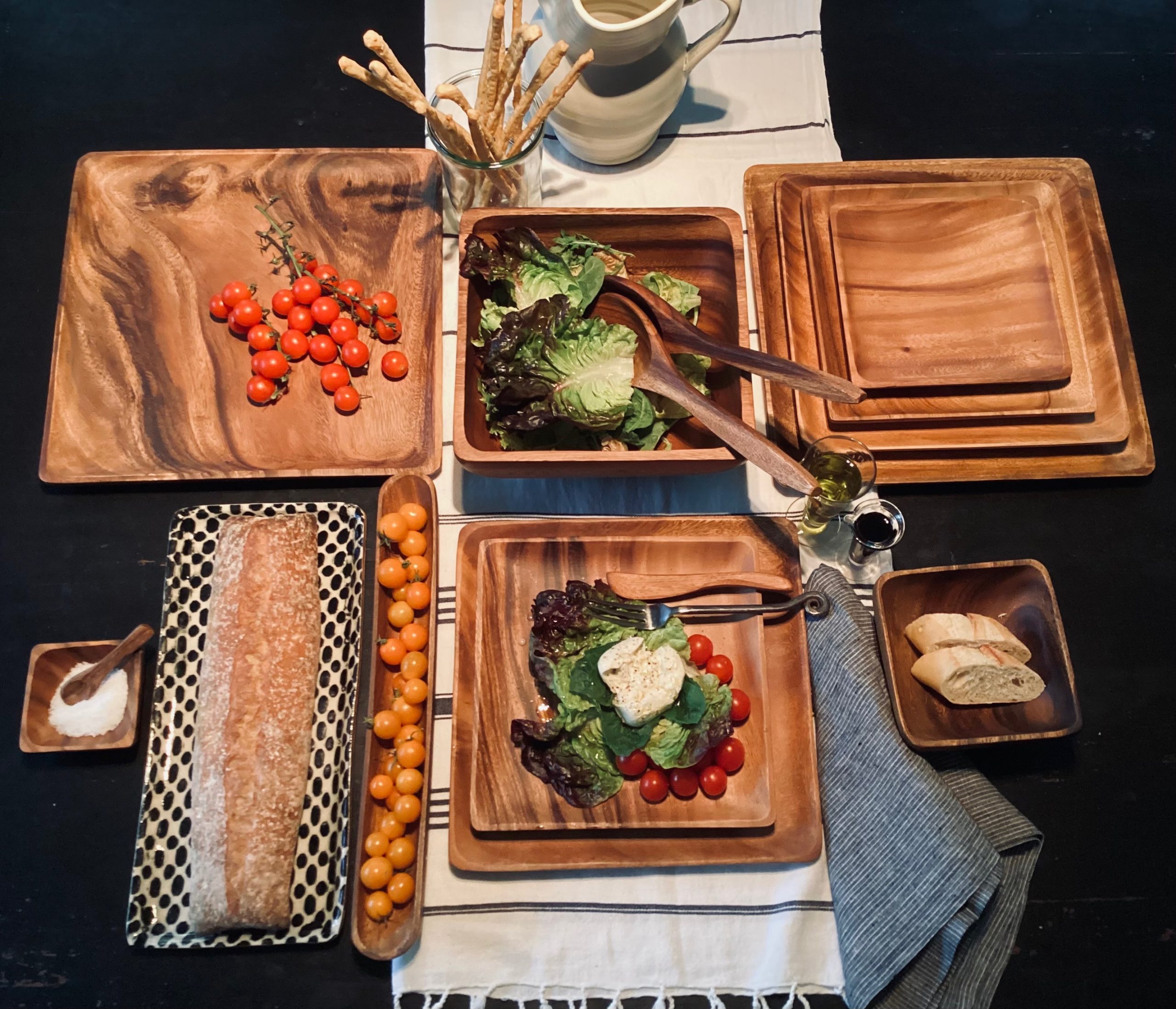 Rustic and Refined: Modern Square Plates and Bowls